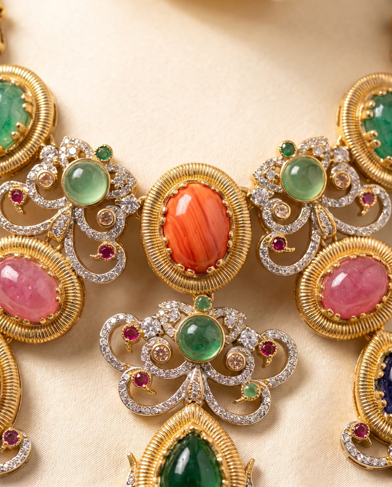 Mehrab Cabochon Bib Set — macro view
