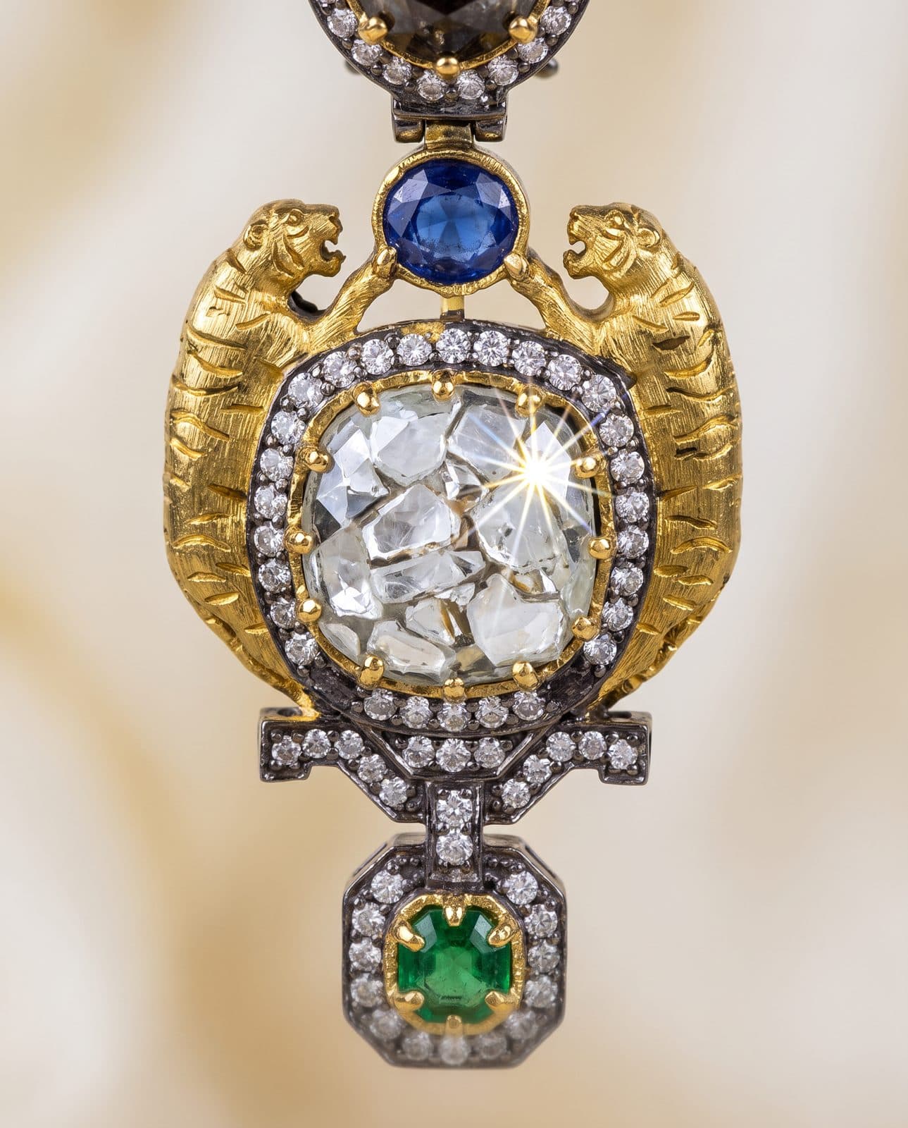 Sheesh Mahal Choker Set — macro view