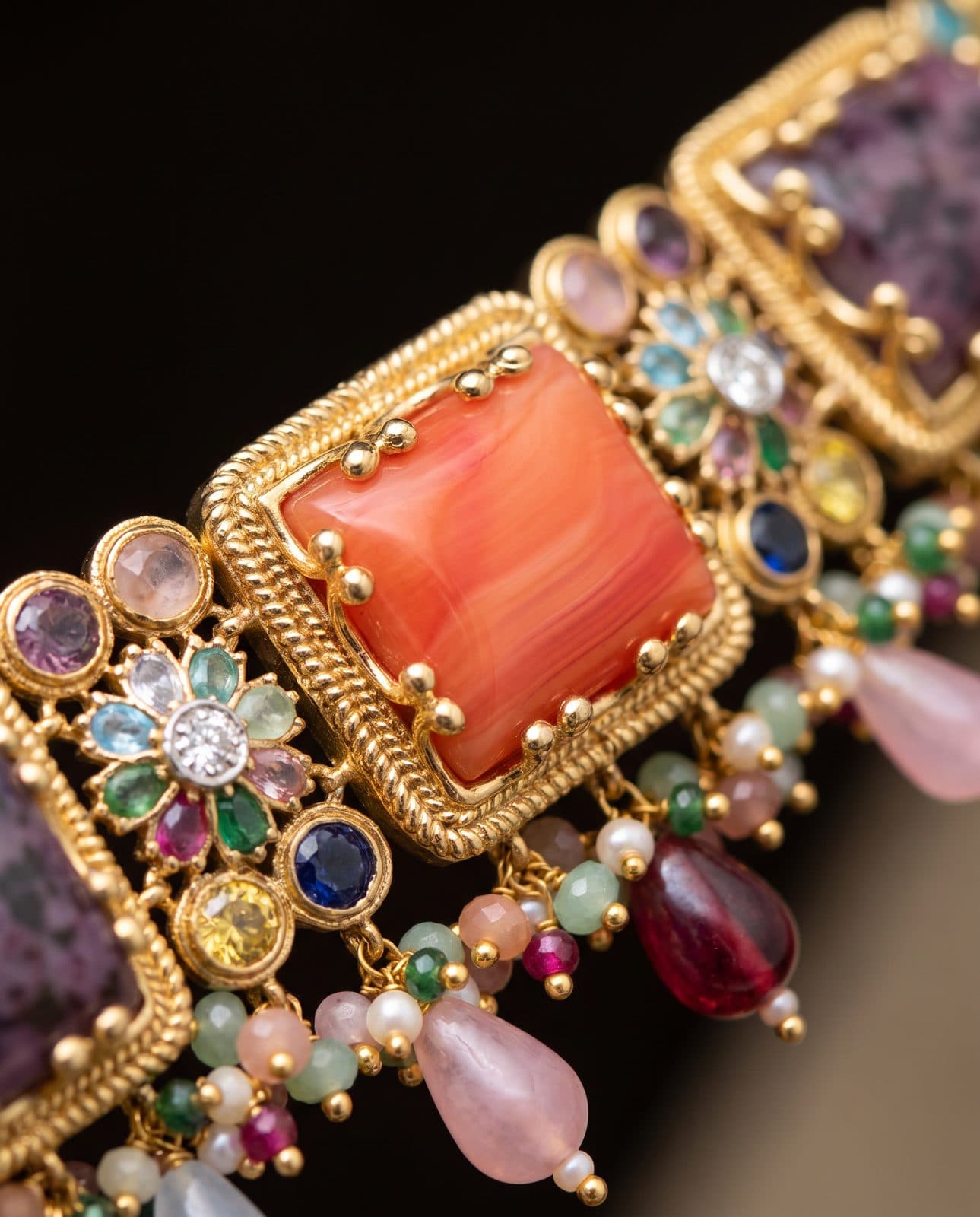 Gulabi Patti Choker Set — macro view