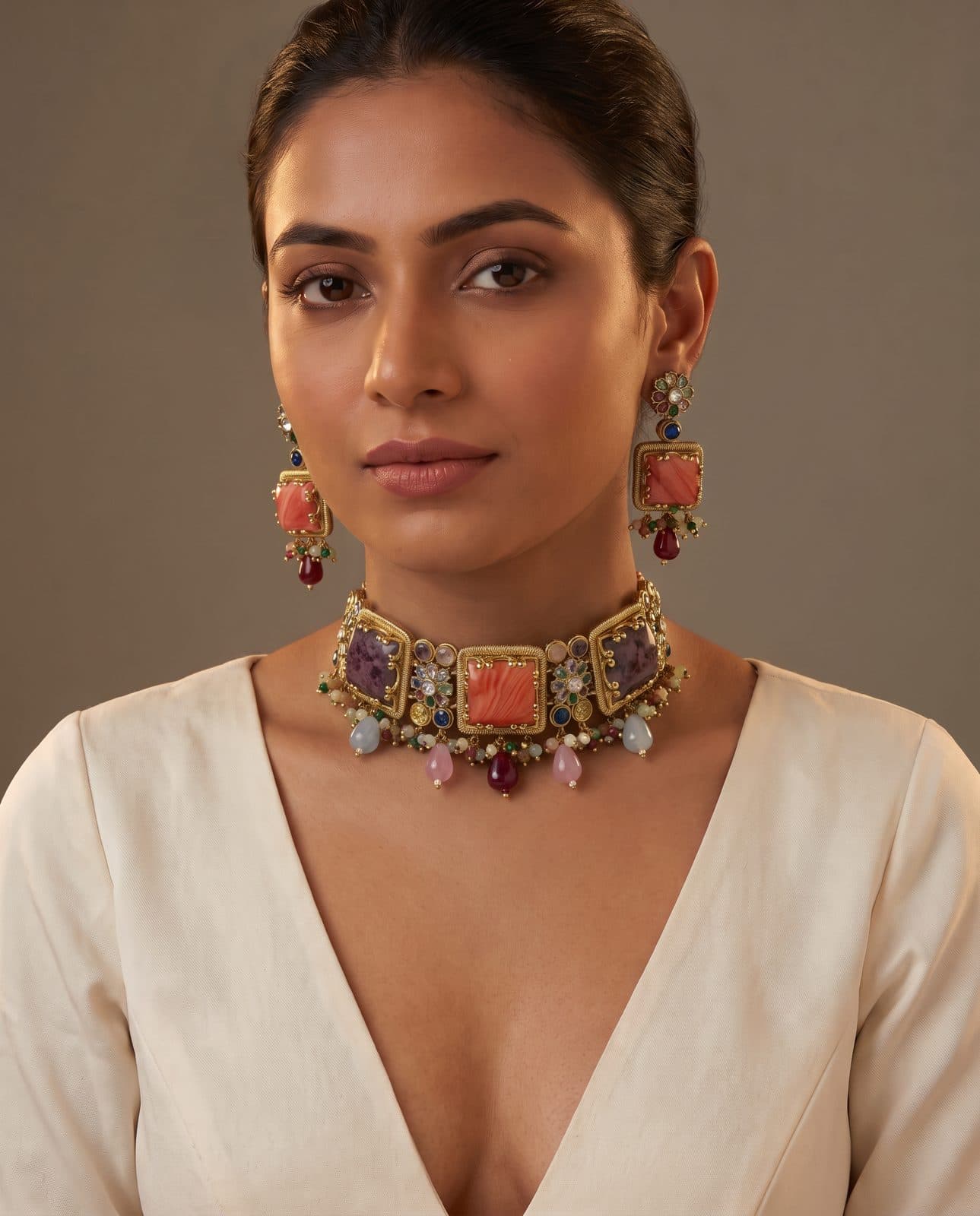 Gulabi Patti Choker Set — scale view