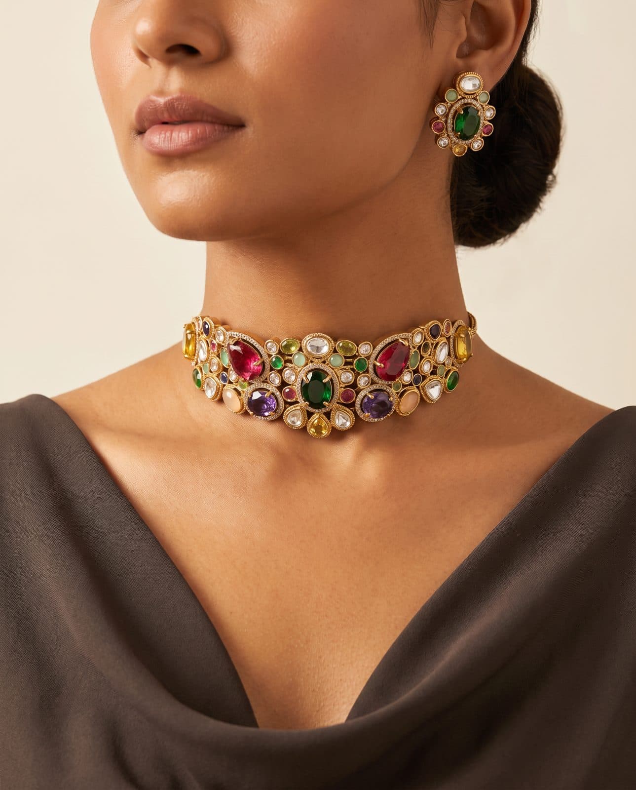 Rangoli Cluster Choker Set — scale view